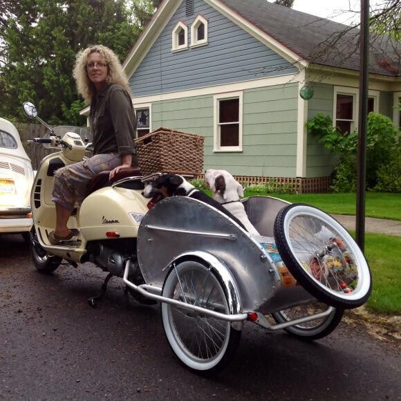 Daisy & Dixie love to go bye bye in their little Vespa teardrop with BEAMS!